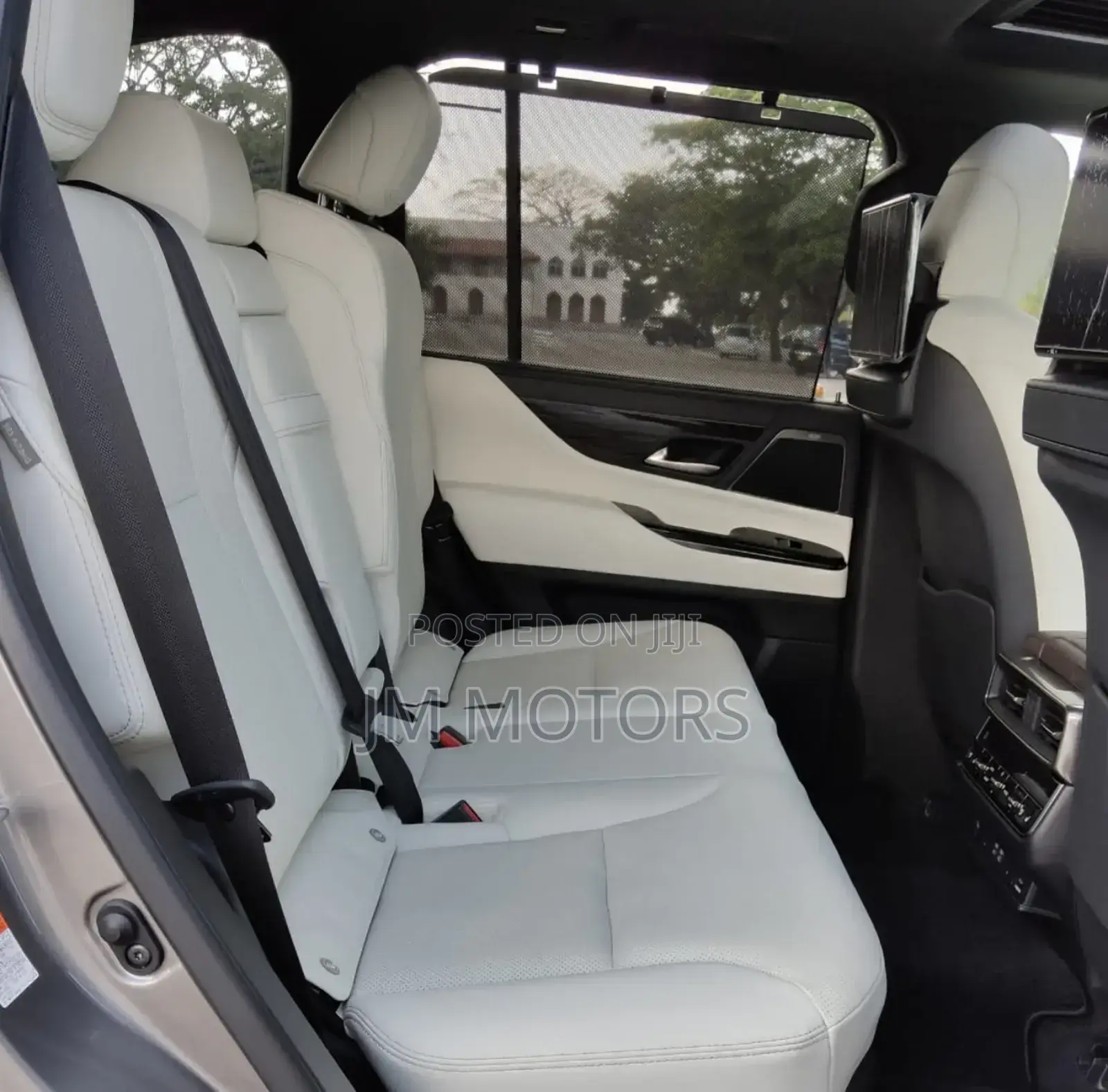 Lexus LX 2023 Green