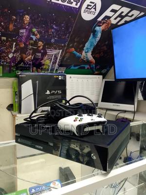 Pre Owned Xbox One - thumbnail 2