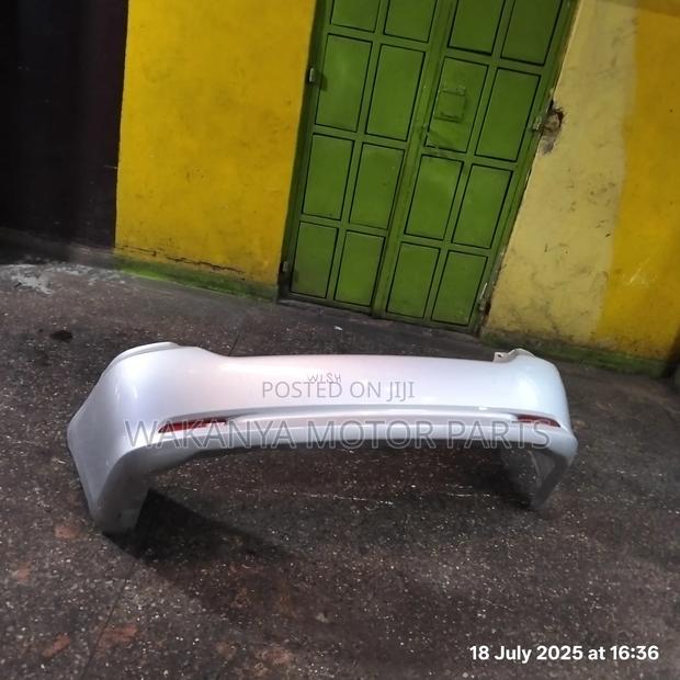 Toyota Wish 2005/2008 Rear Bumper Complete With Reflectors - thumbnail 2