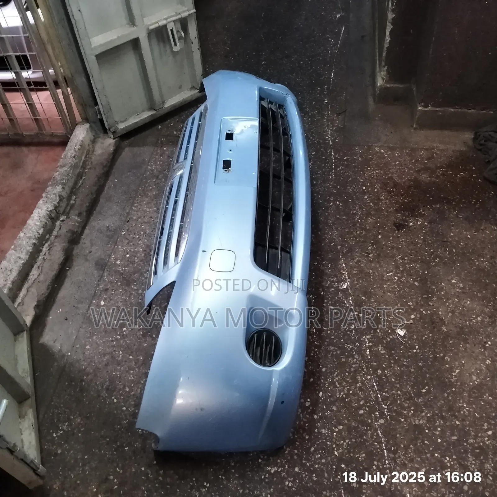 Toyota Raum 2005/2010 Front Bumper With Fog Covers. Ex Japan