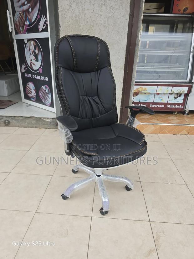 Executive Office Chair Executive Office Chair - thumbnail 3
