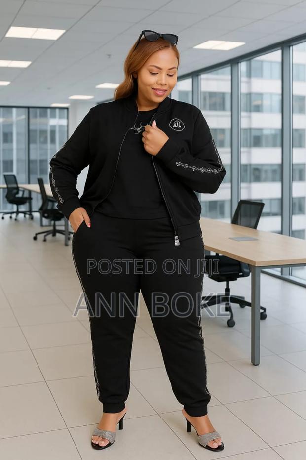 Semi Turkey 3pctracksuits!!
High-Quality - thumbnail 9