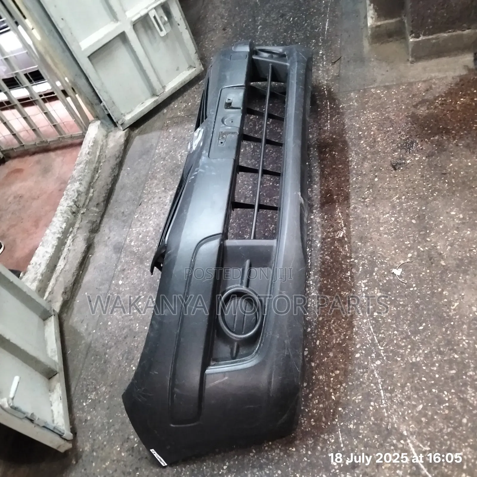 Nissan Wingroad Advan Front Bumper, Model 2008/12. Ex Japan