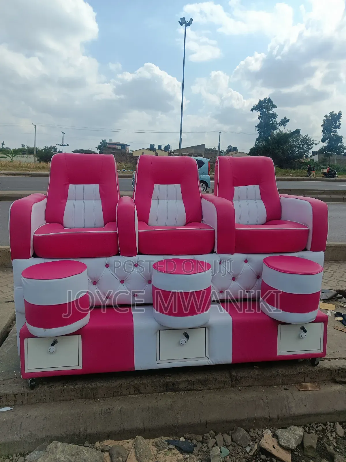 Pedicure Seat 3 Seater, With Lockable Drawers