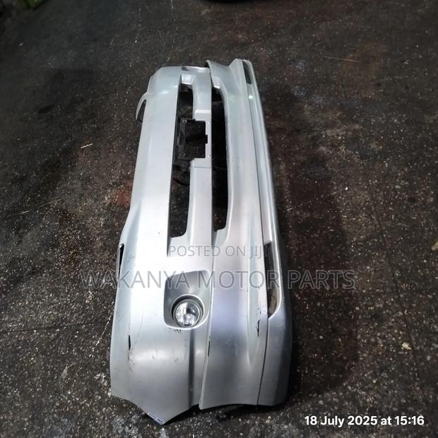 Toyota Noah 2002/2003 Front Bumper With Body Kit And Fogs