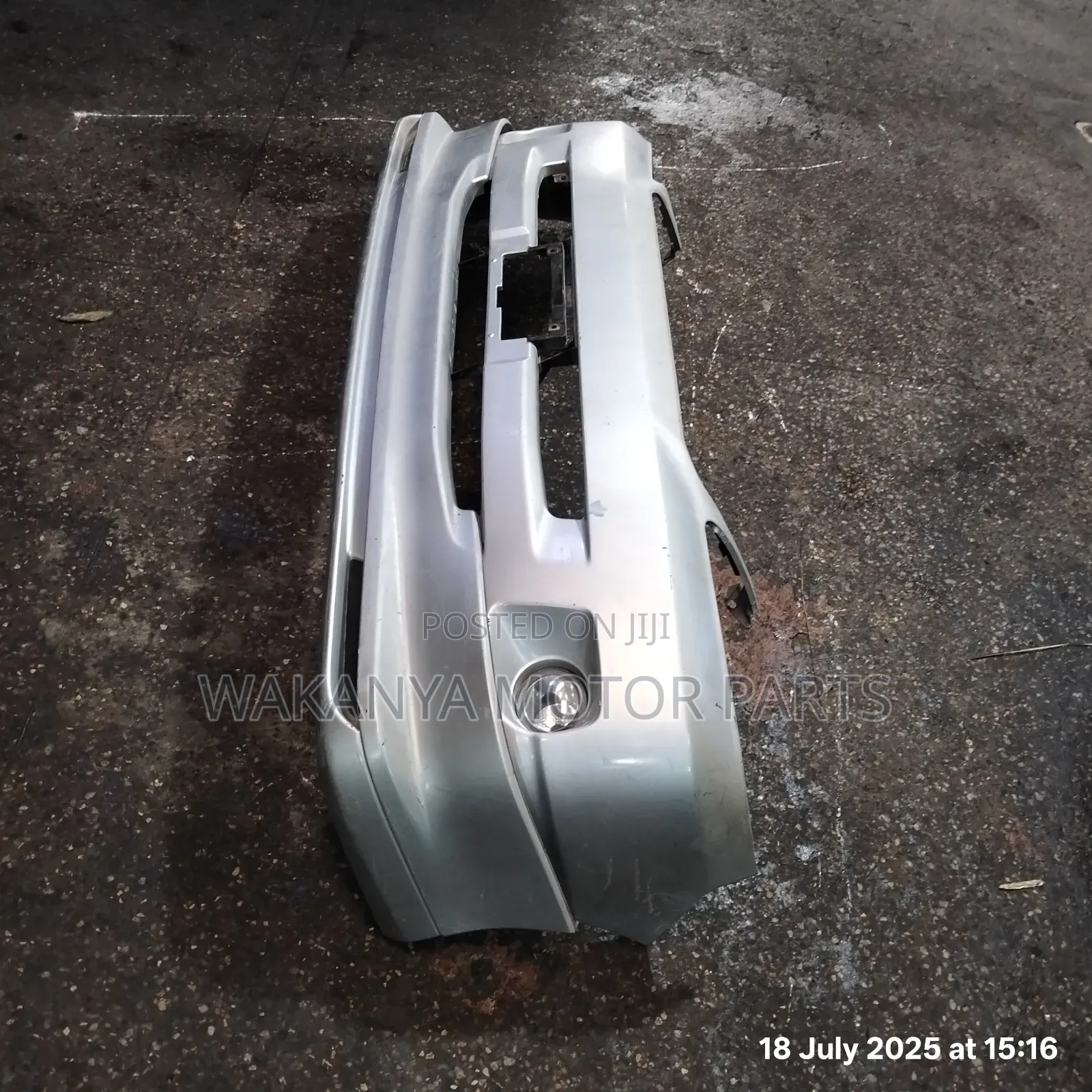 Toyota Noah 2002/2003 Front Bumper With Body Kit and Fogs