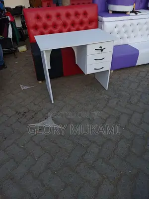 Nail Table