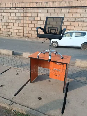 Modern Brown Office Desk With Secretarial Mesh Chair Aw6v
