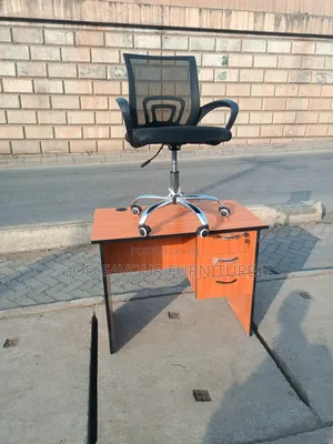 Modern Swivel Office Chair With Lockable Office Desk Fq2