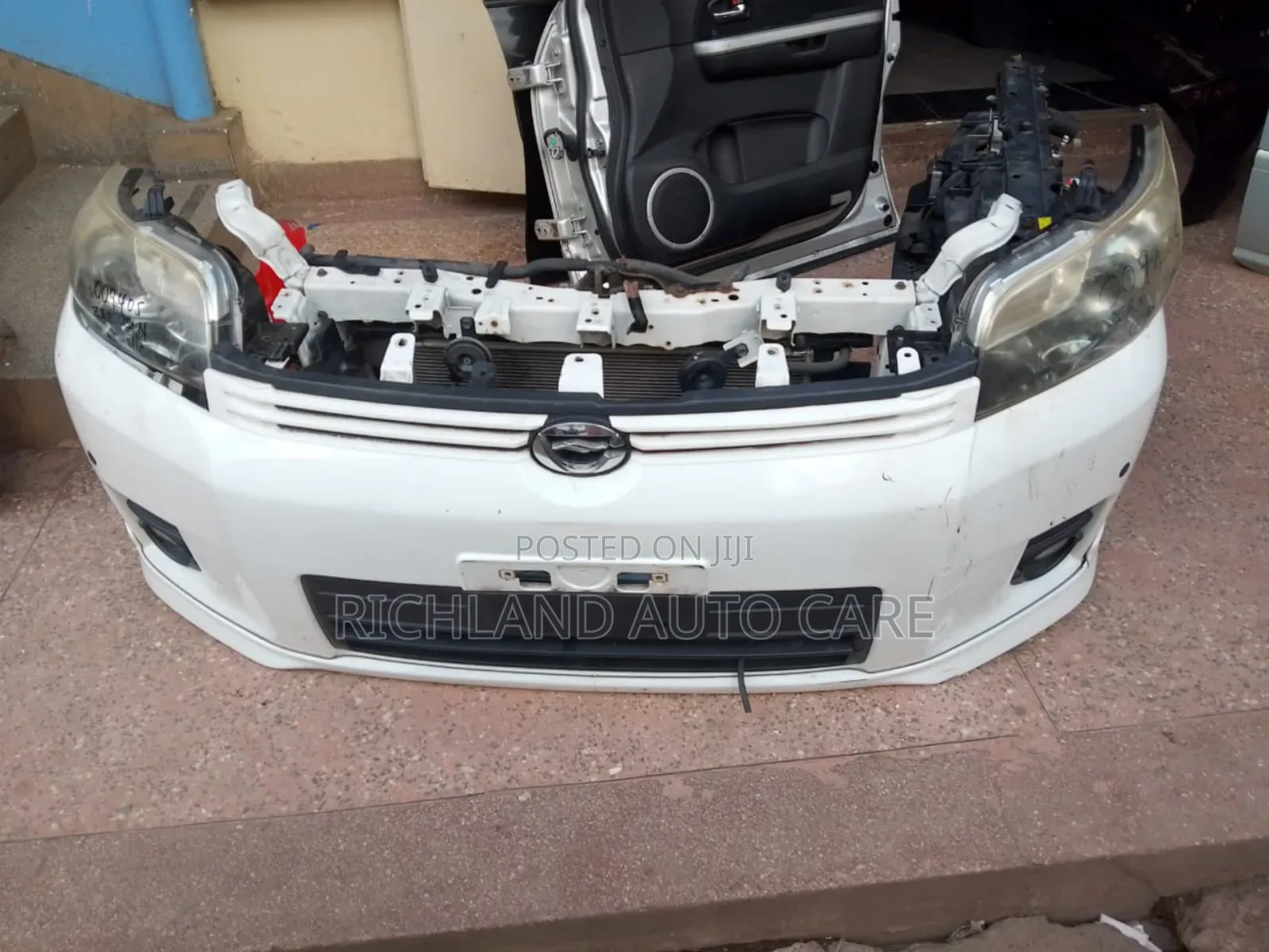 Toyota Rumion Nose Cut