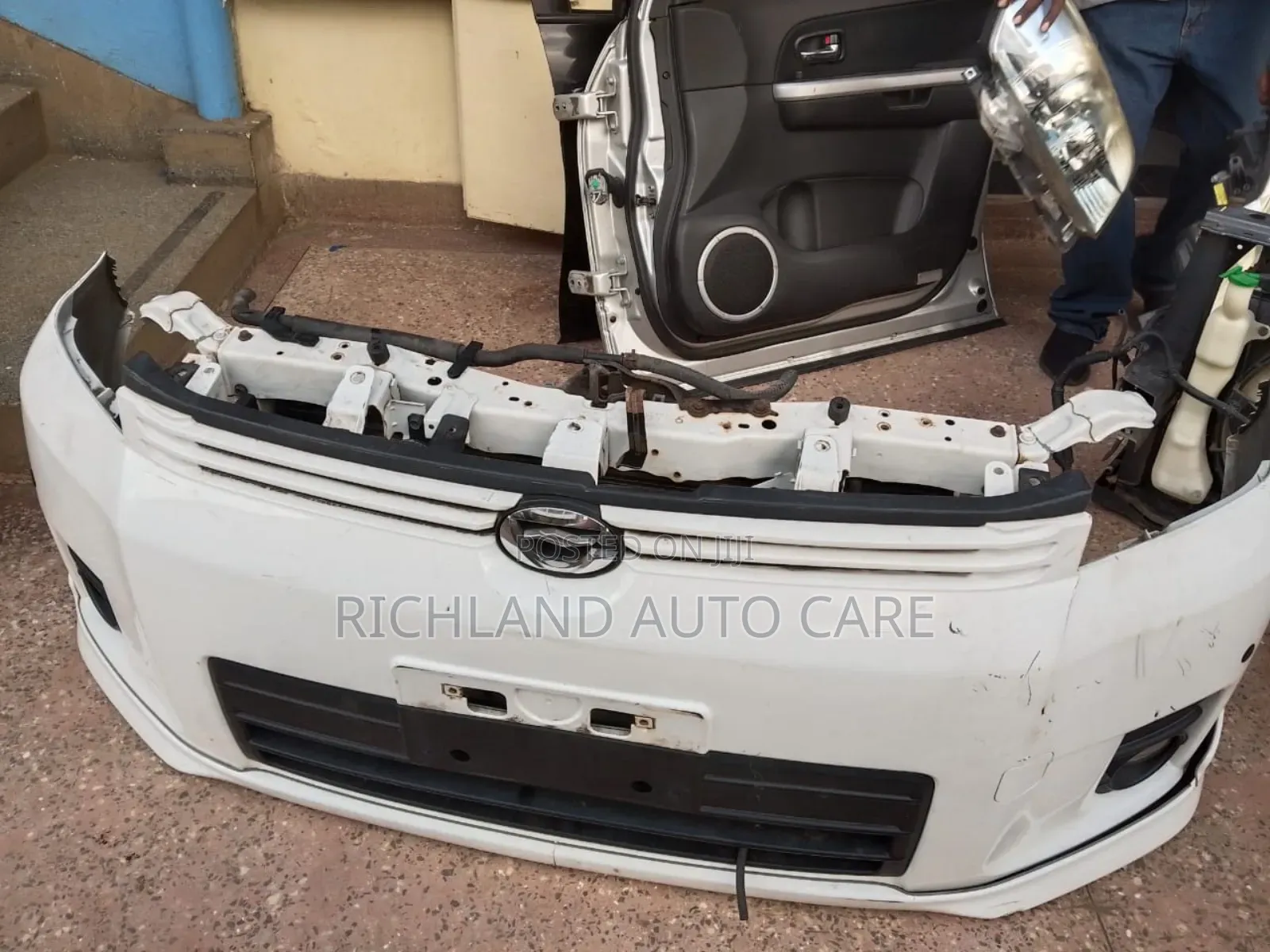 Toyota Rumion Nose Cut