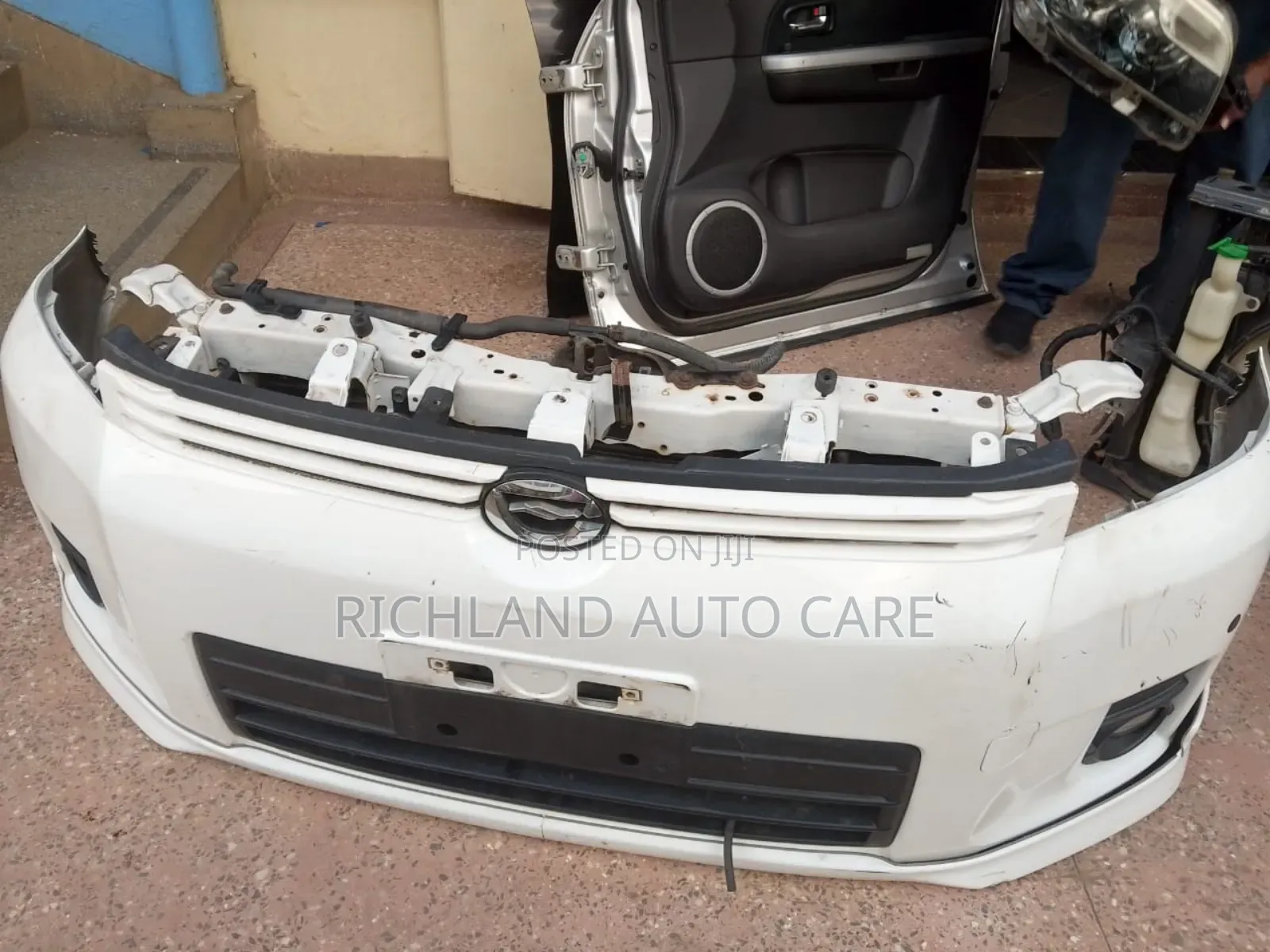 Toyota Rumion Nose Cut
