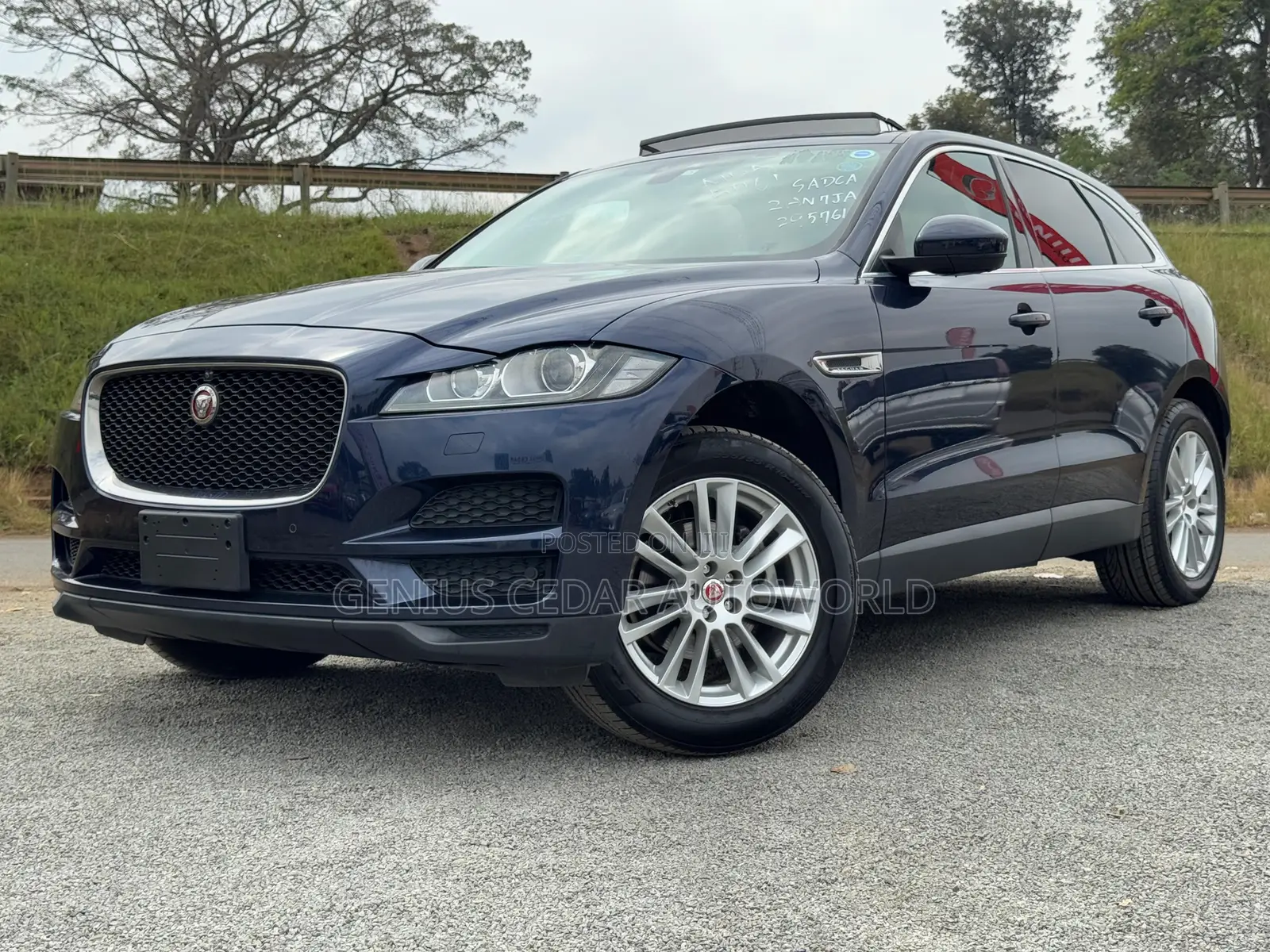 Jaguar F-Pace 2018 Blue