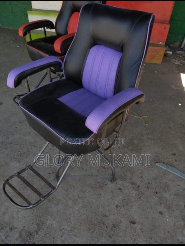 Simple Kinyozi Chair - main view