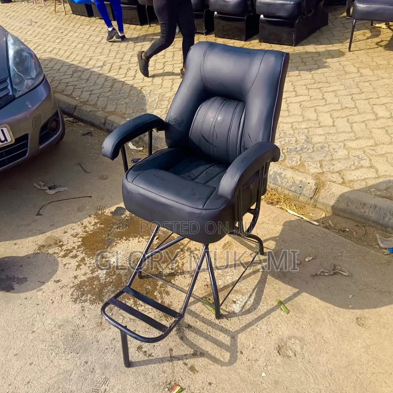 Kinyozi Barber Chair