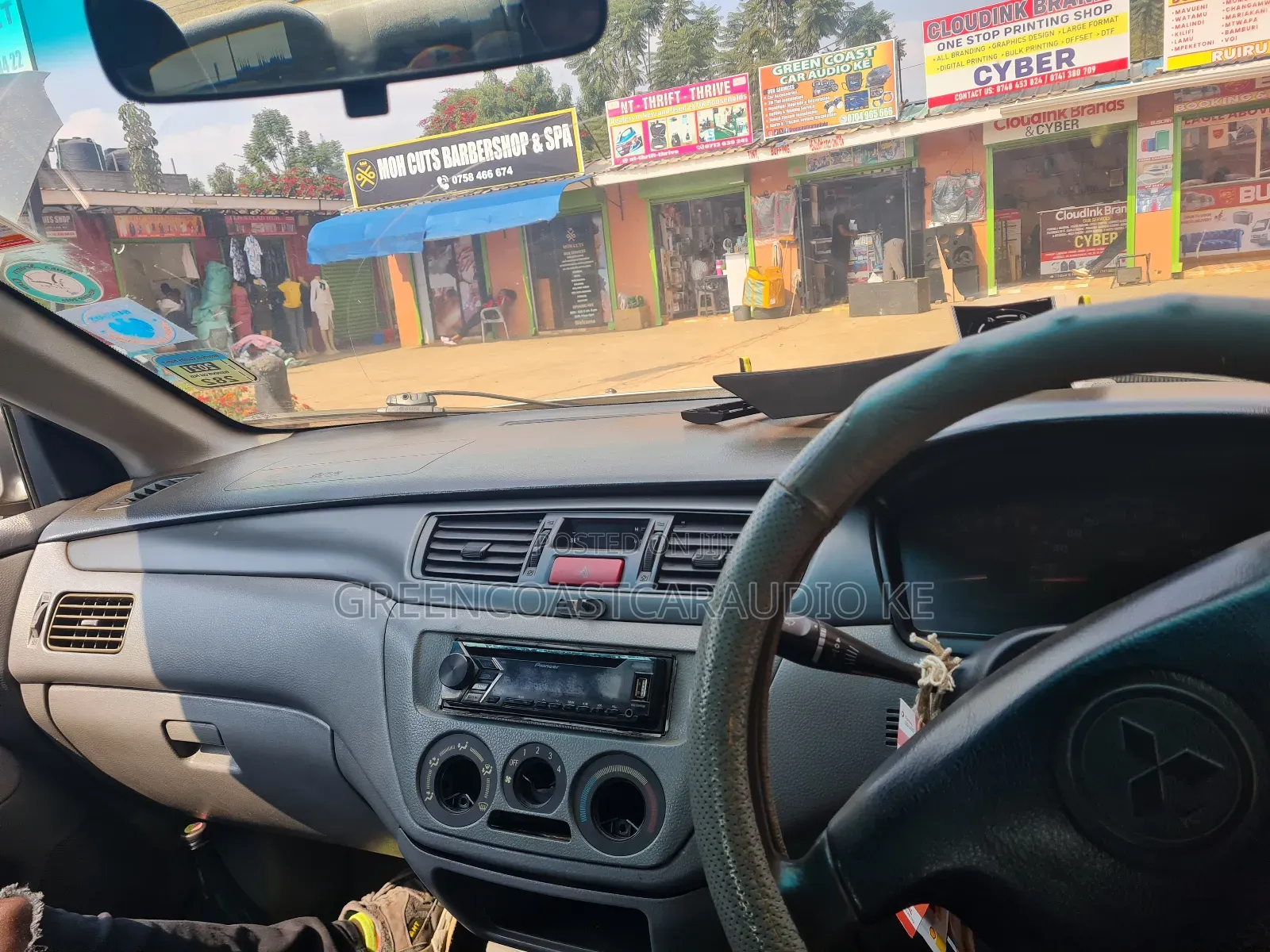 Mitsubishi Lancer 2000+Aftermarket Android Radio Available