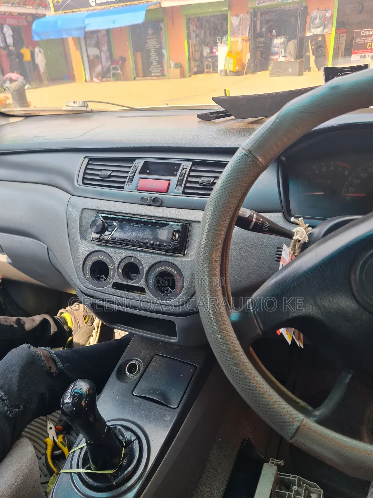 Mitsubishi Lancer 2000+Aftermarket Android Radio Available