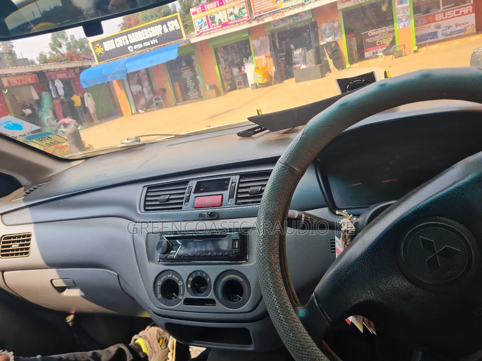 Mitsubishi Lancer 2000+Aftermarket Android Radio Available