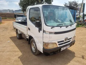 Toyota Dyna 2012 White