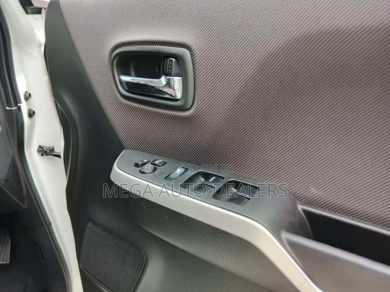 Suzuki Solio 2018 White