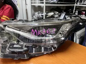 Toyota Auris 2016/2017 Headlight Xenon Clean Clean