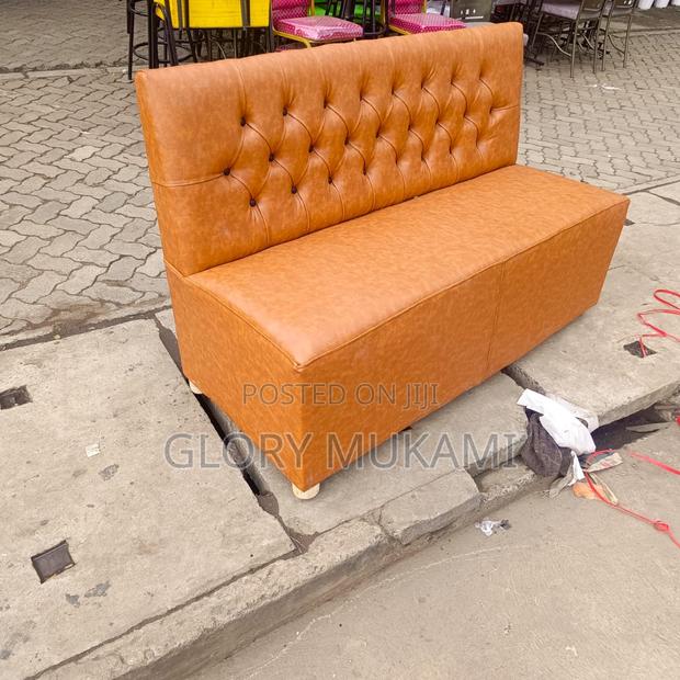 Brown 5ft Restaurant And Bar Couches