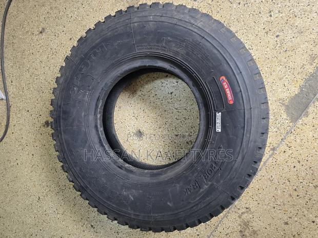 825r16 Sportrak Tyre - thumbnail 3