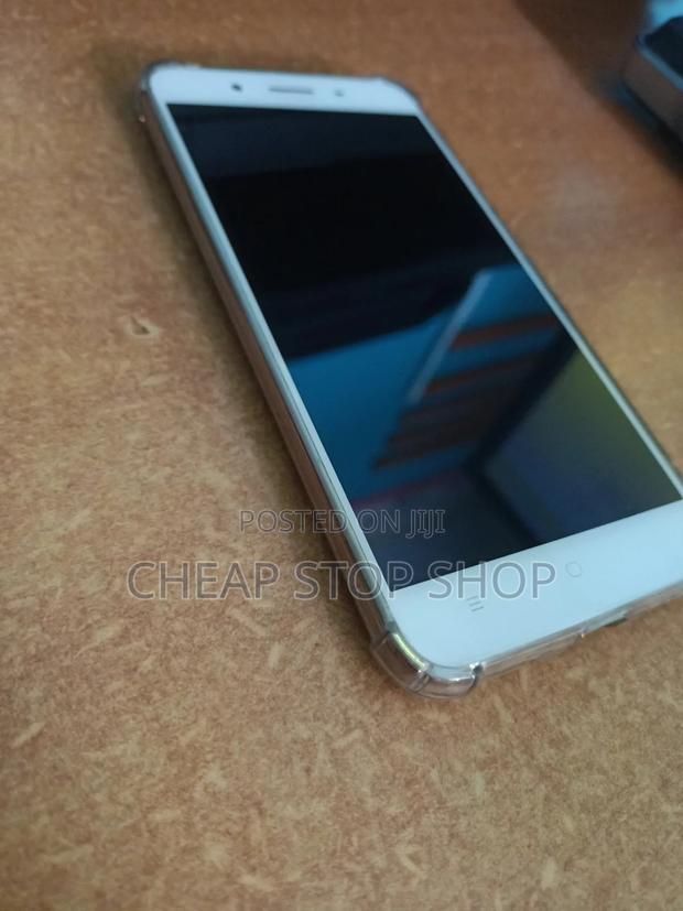 New Vivo Y66i 32 GB Gold - thumbnail 3