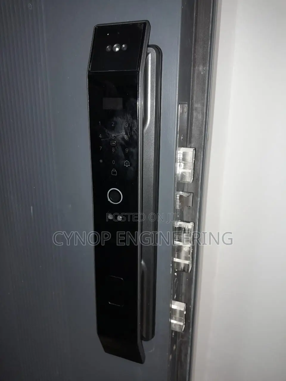 Biometric Smart Lock Ideal for Compact Entrances