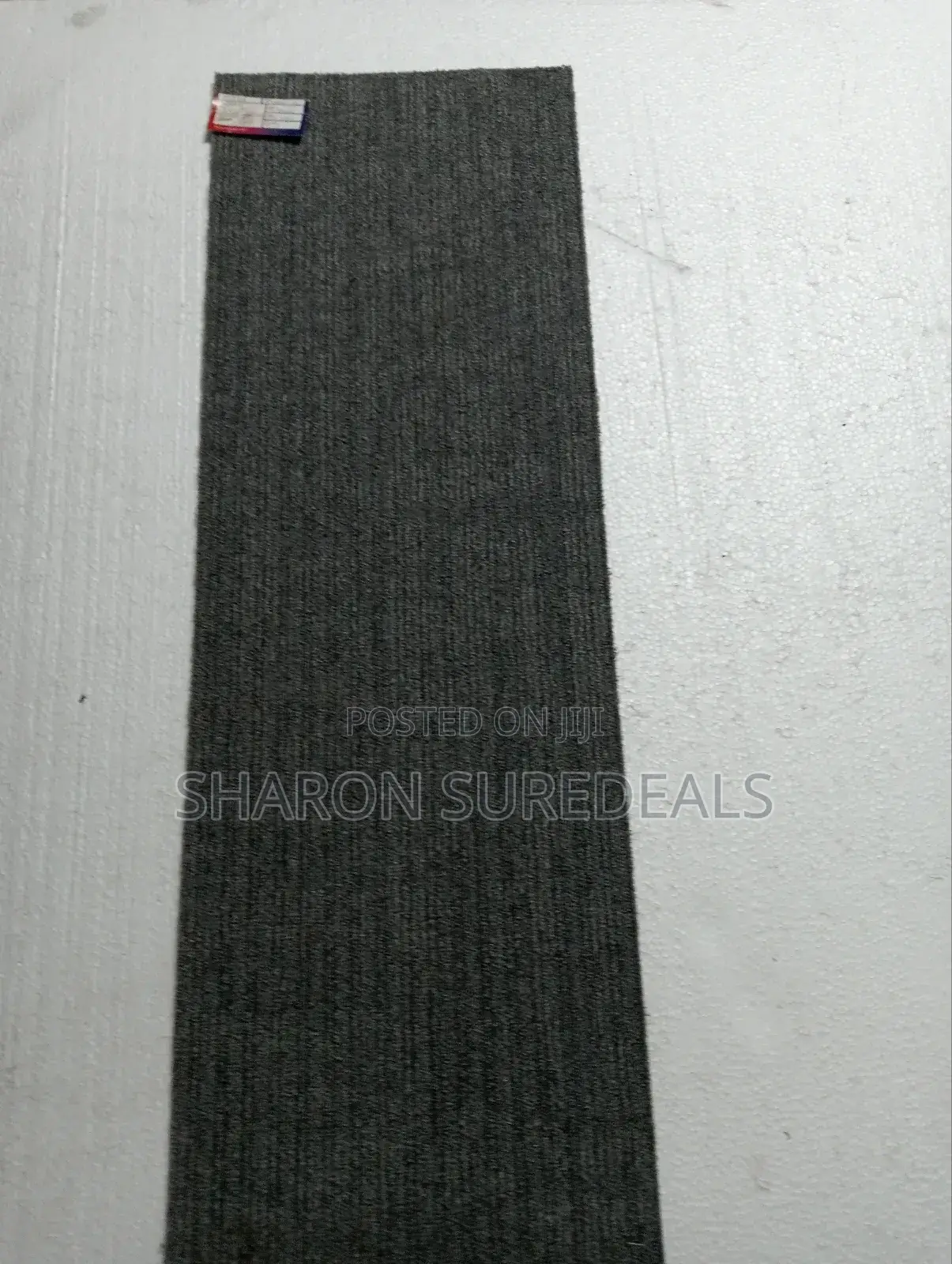 Tah Series Carpet Tiles/33.3 by 100cm