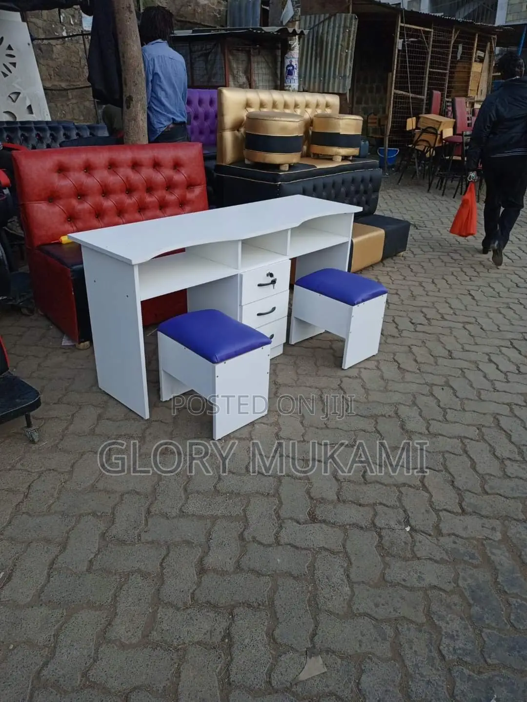 Double Manicure Desk Table And Puff Stools