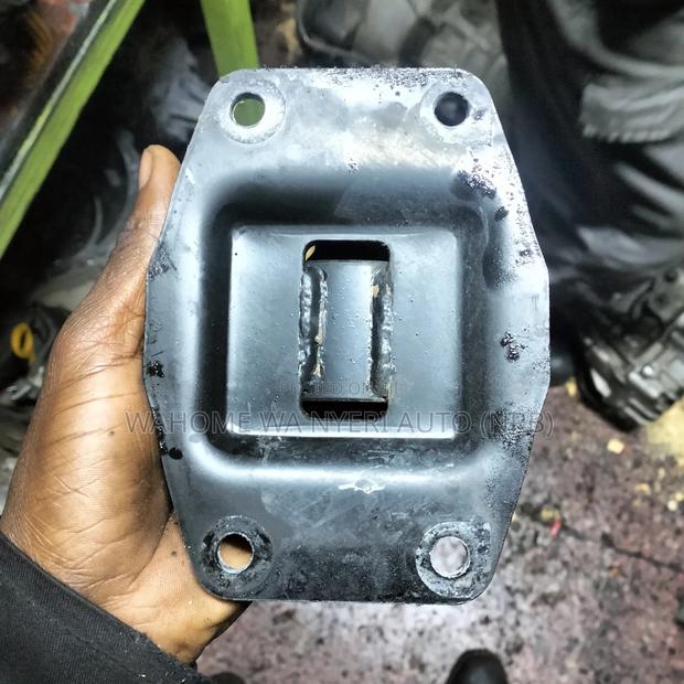 Upper Gearbox Mount 1kd (Prado,Hiace) - thumbnail 3