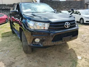 Toyota Hilux 2018 Black