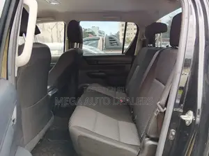 Toyota Hilux 2018 Black