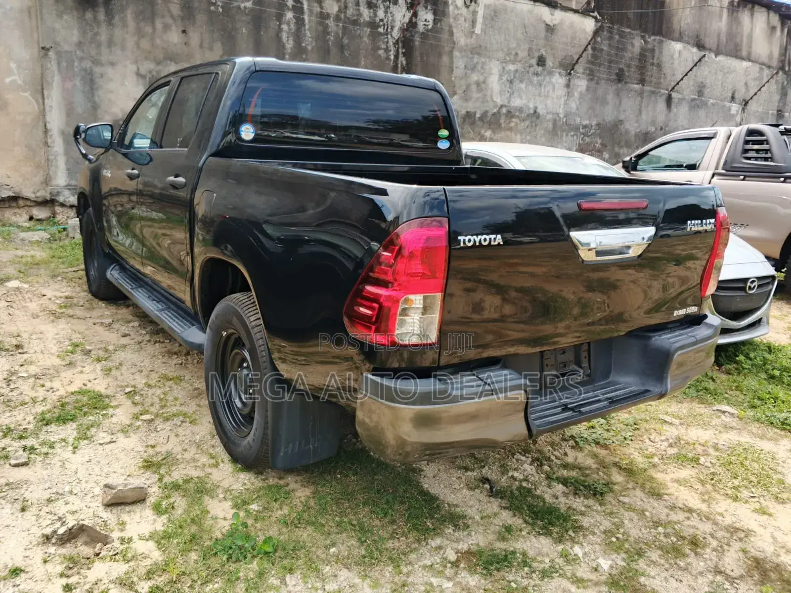Toyota Hilux 2018 Black