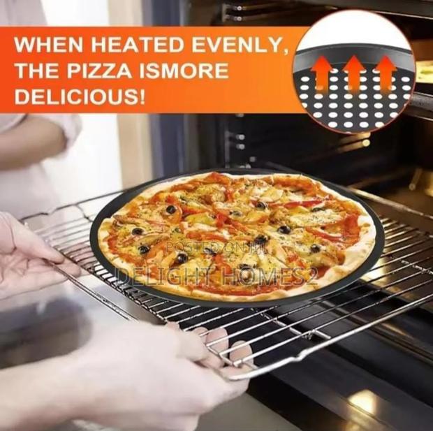 Non Stick Perforated Pizza Pan_alp - thumbnail 2