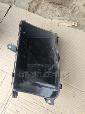 450h Lexus Screens(Good Condition)