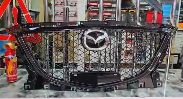 Mazda Axela Sports Grille
