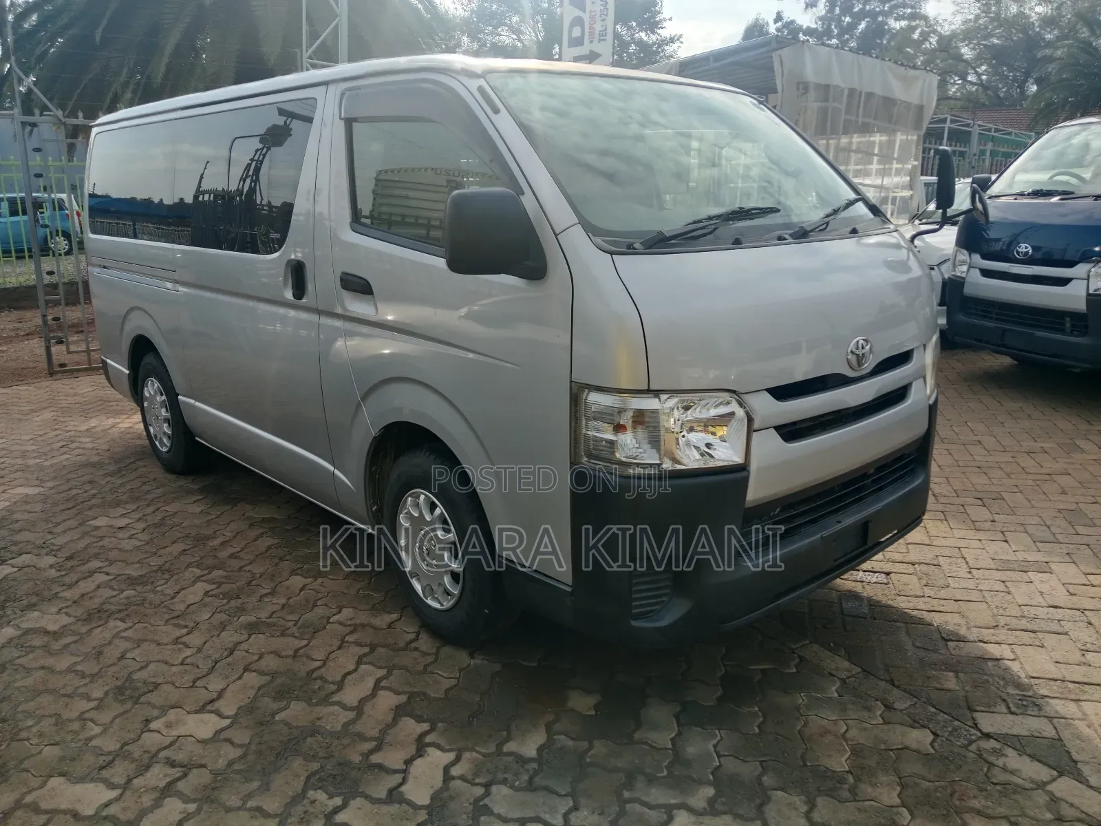 Toyota HiAce 2016 Silver