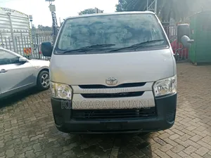 Toyota HiAce 2016 Silver