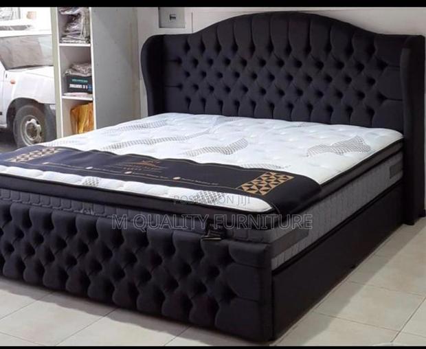 Black 5 by 6 Chesterfield Bed