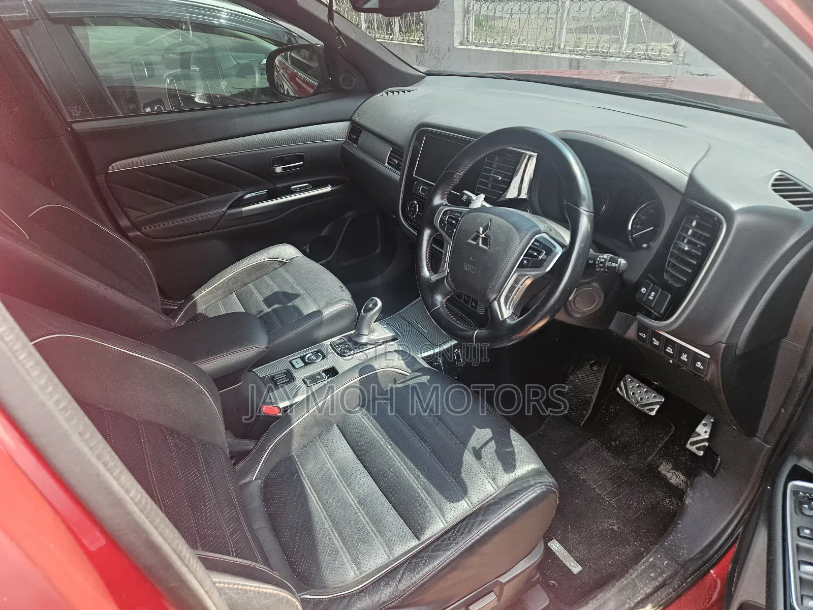 Mitsubishi Outlander 2018 Red
