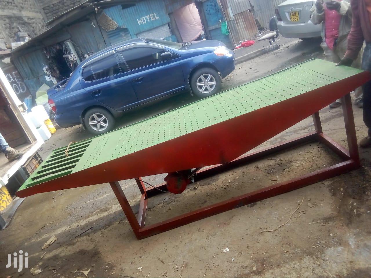 Modtec Engineers Product: Vibration Table