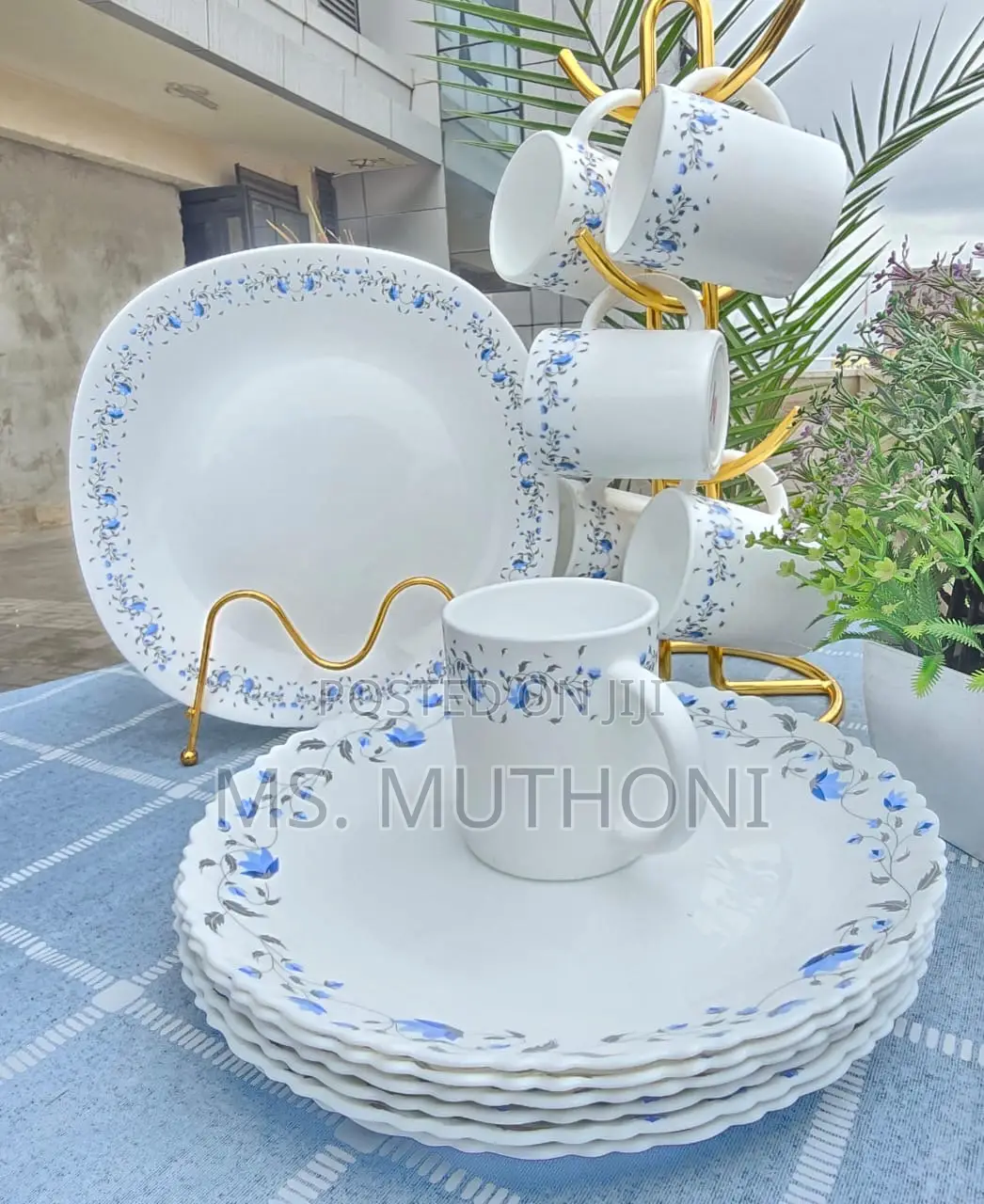 Eighteen Pieces Set Dinner Set (18 PCS )