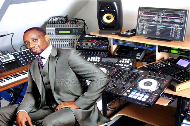 All Softwares: Wilcom Studio Adobe Autocad Archicad Vmix - main view