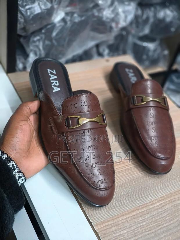 Supreme Mules Restocked 🔥
40-45 - thumbnail 2