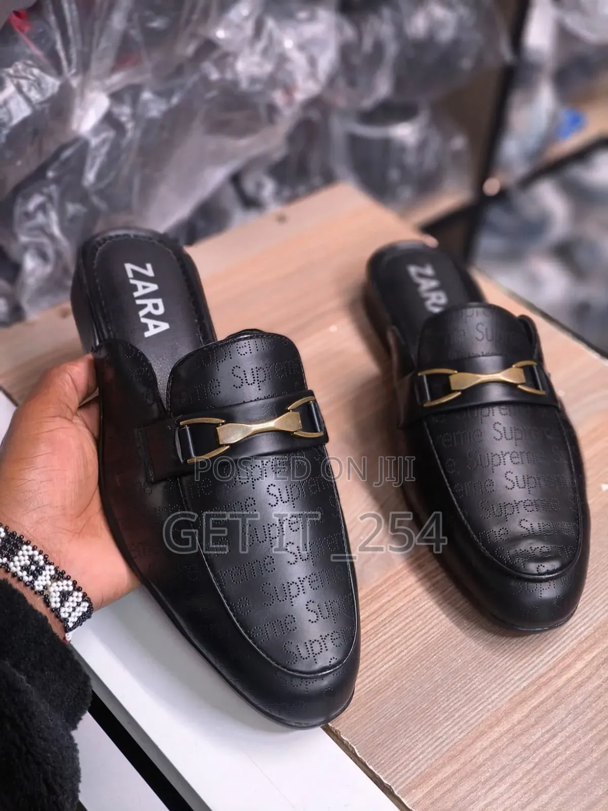 Supreme Mules Restocked 🔥
40-45