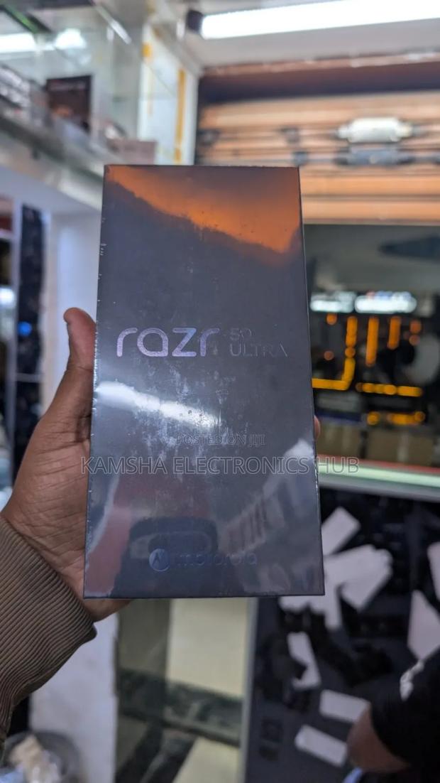 New Motorola Razr 50 Ultra 256 GB Blue