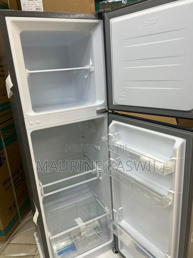 Hisense Double Door 154 L Refrigerator (2025 - thumbnail 2