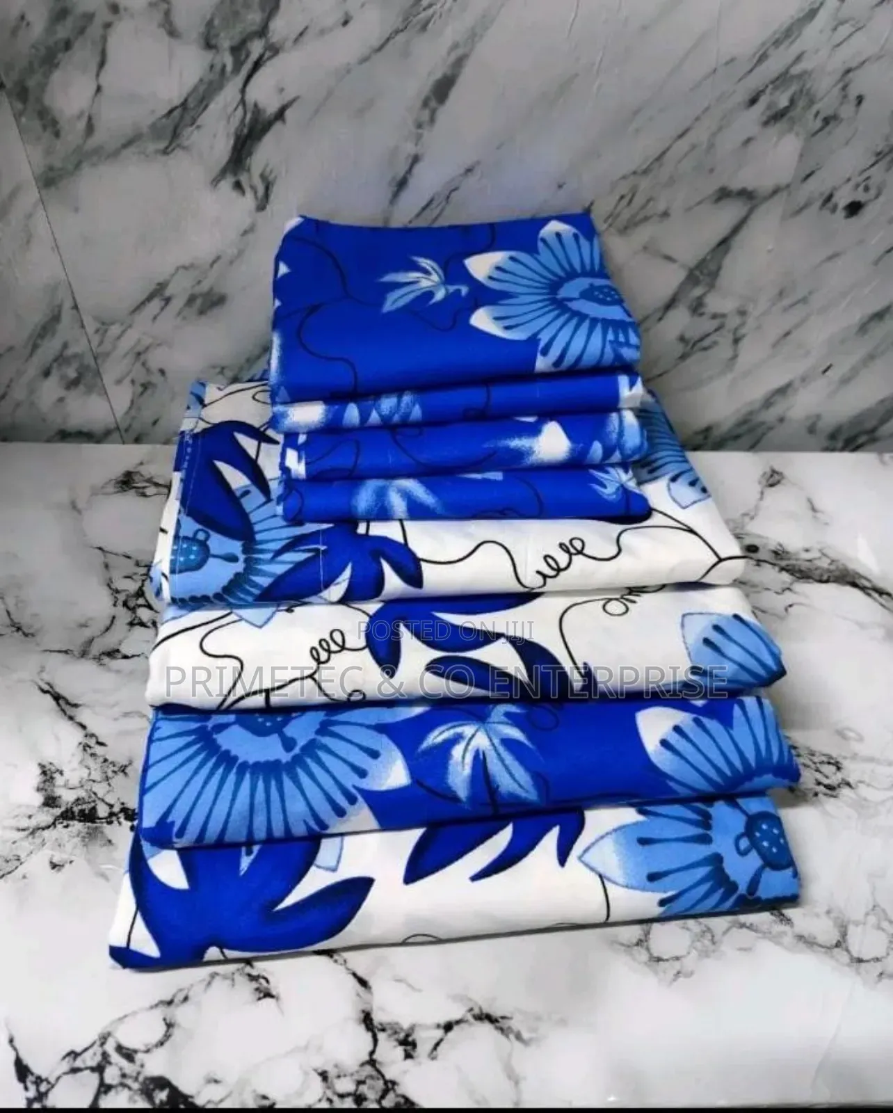 8 Pieces Bedsheet Set.